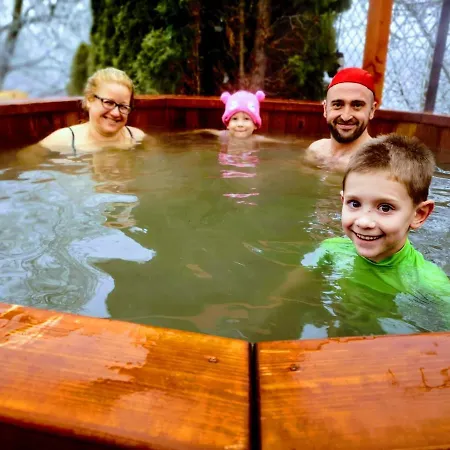 Kukucs Dezsafuerdo Vendeghaz Etyek