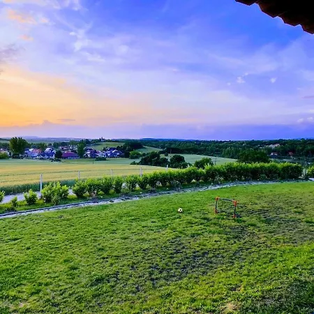 Kukucs Dezsafuerdo Vendeghaz